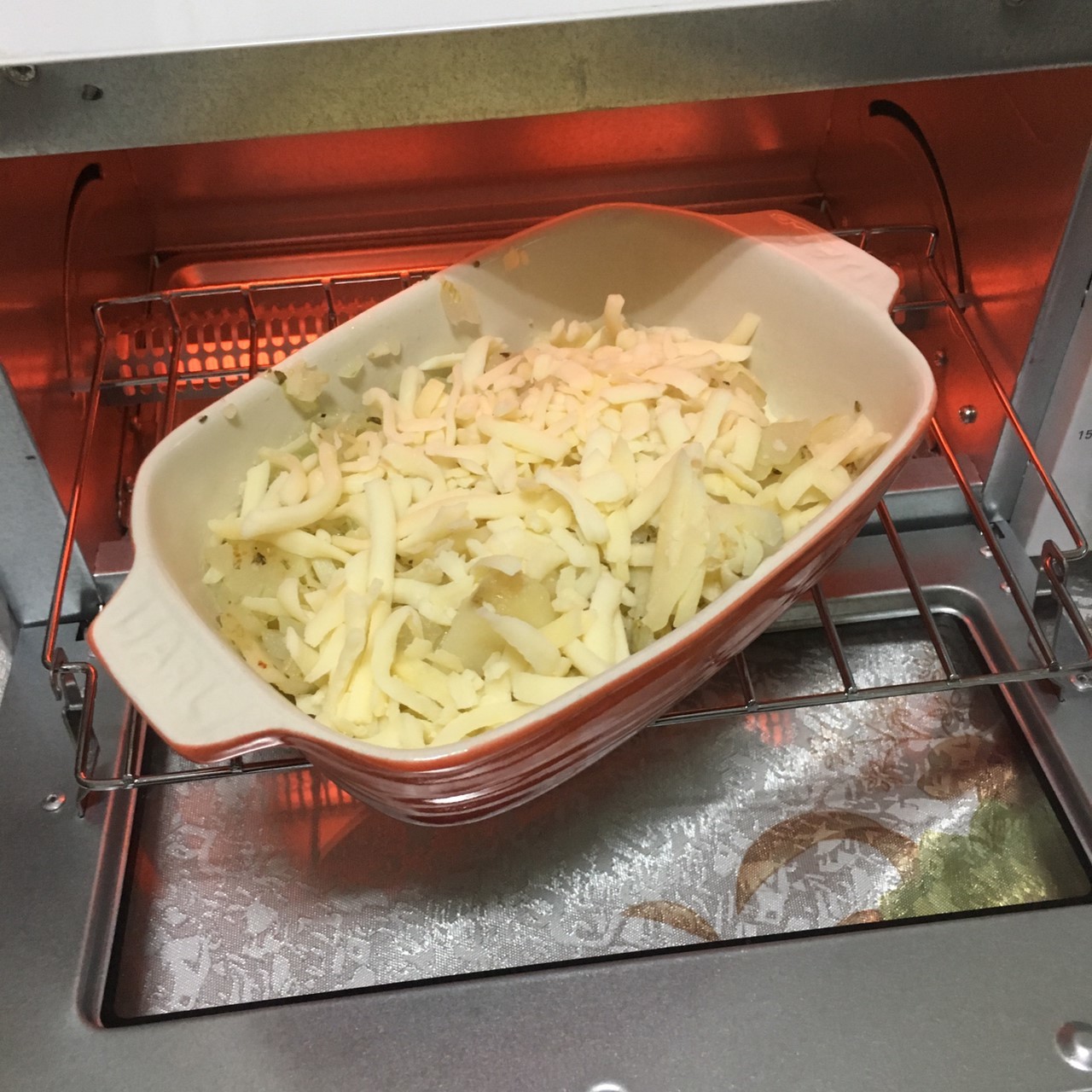 小資簡約風 家裡擺這台演繹優雅 ONE amadana 經典復古烤箱 STRT-0102 (已停售)