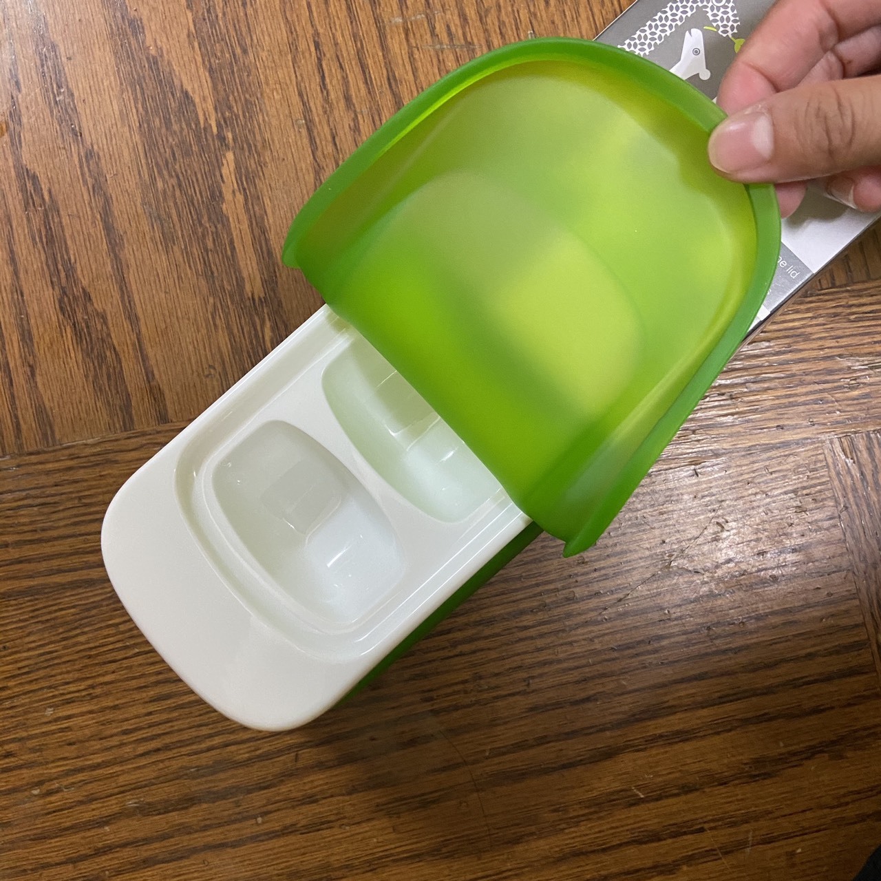 【OXO TOT】 好滋味快取冰格，小浩克的第一口副食品