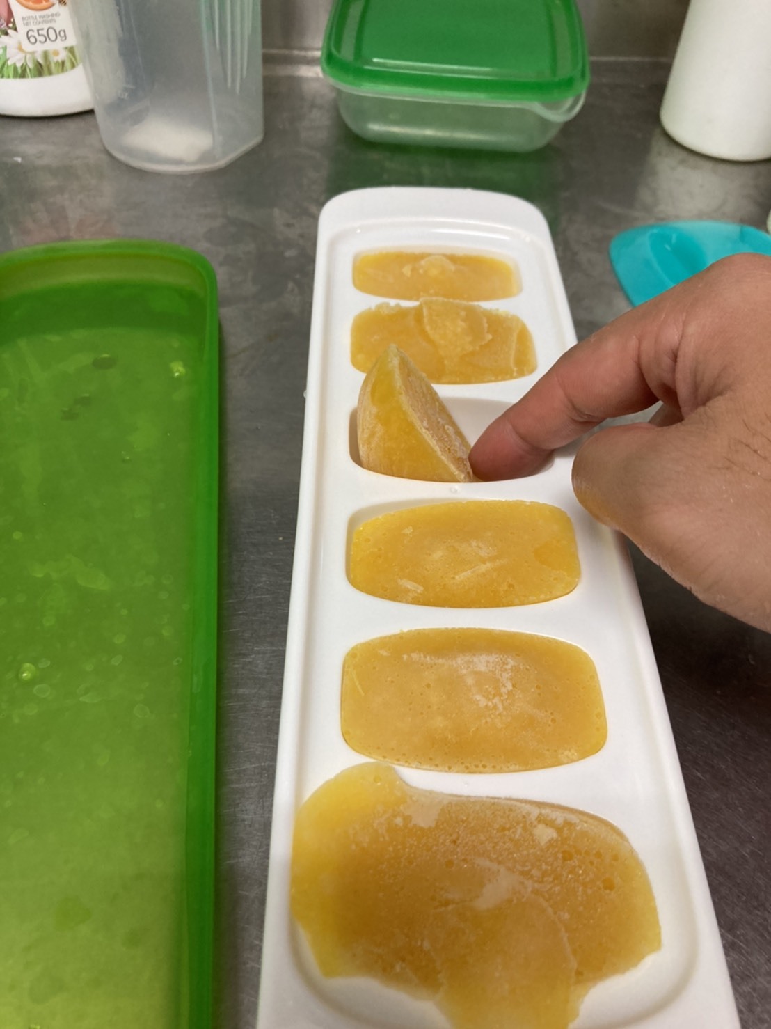 【OXO TOT】 好滋味快取冰格，小浩克的第一口副食品