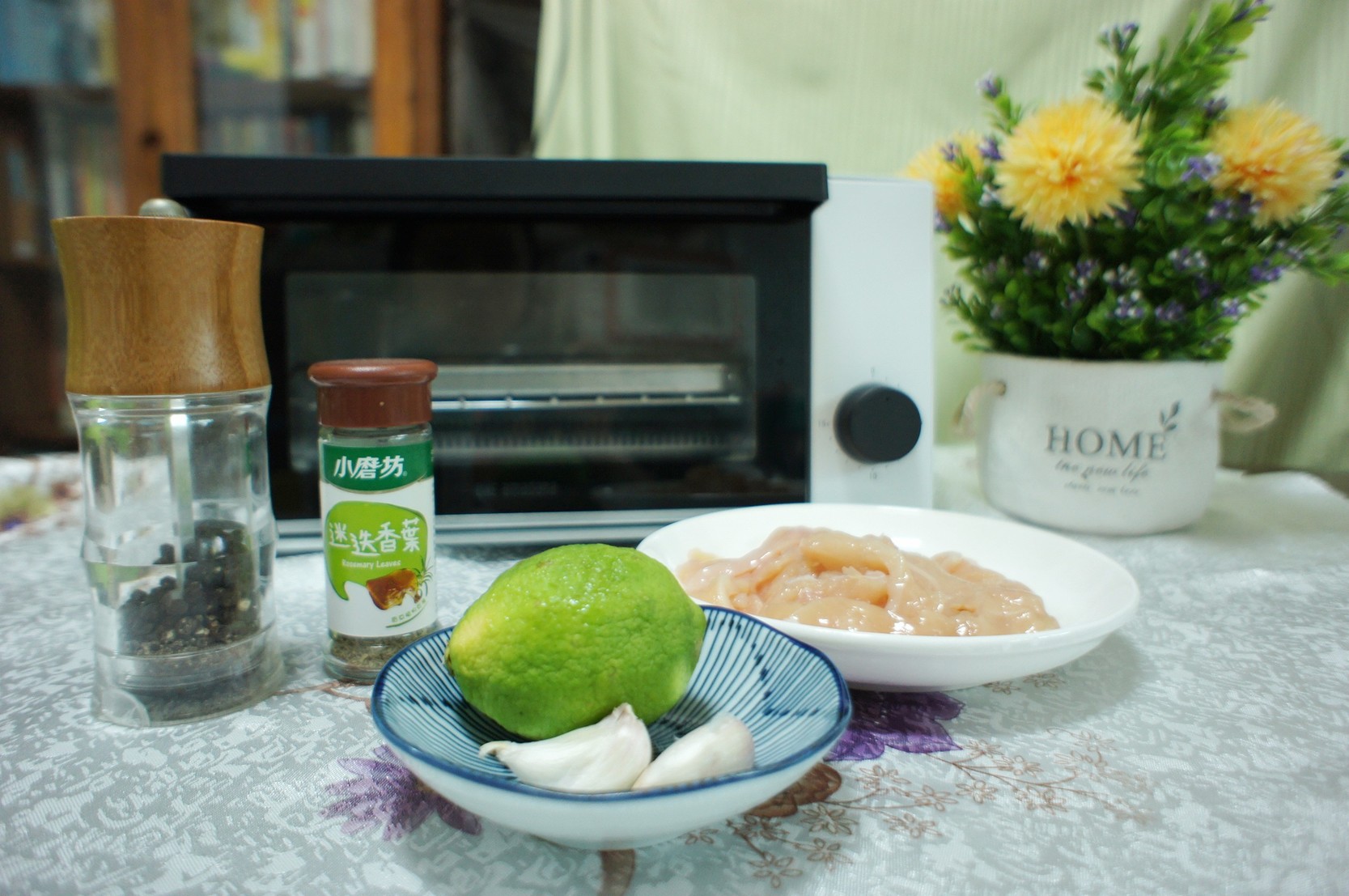 小資簡約風 家裡擺這台演繹優雅 ONE amadana 經典復古烤箱 STRT-0102 (已停售