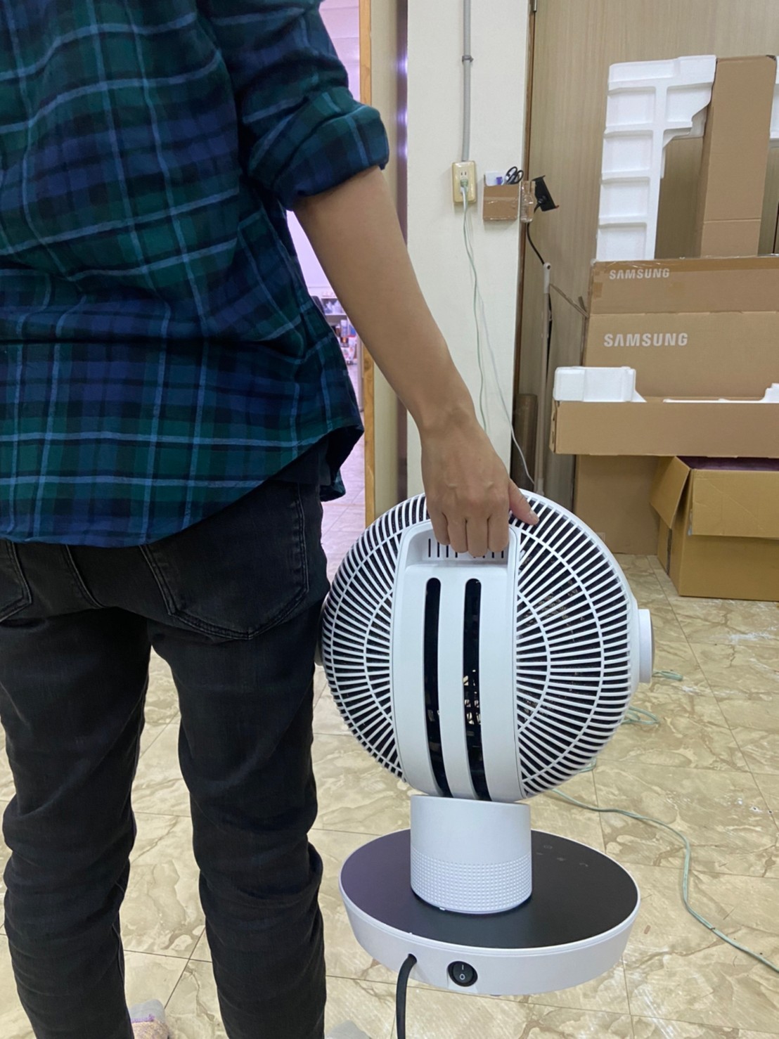 Bongcom 幫康 長得像雷達的冷暖循環扇 AB1 (已停售)