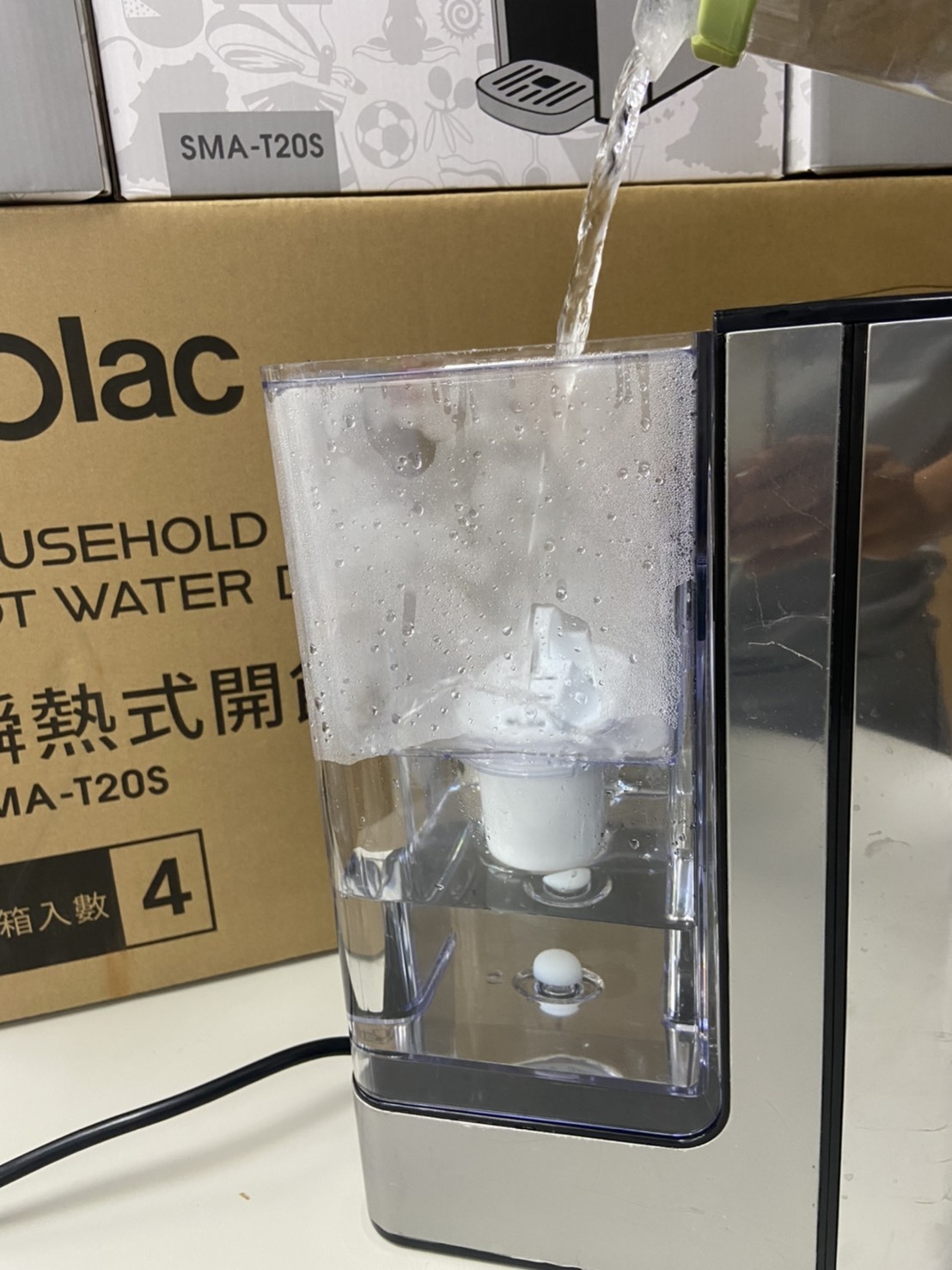 sOlac 瞬熱式淨水器 SMA-T20S 免安裝的小濾水器(已停售)