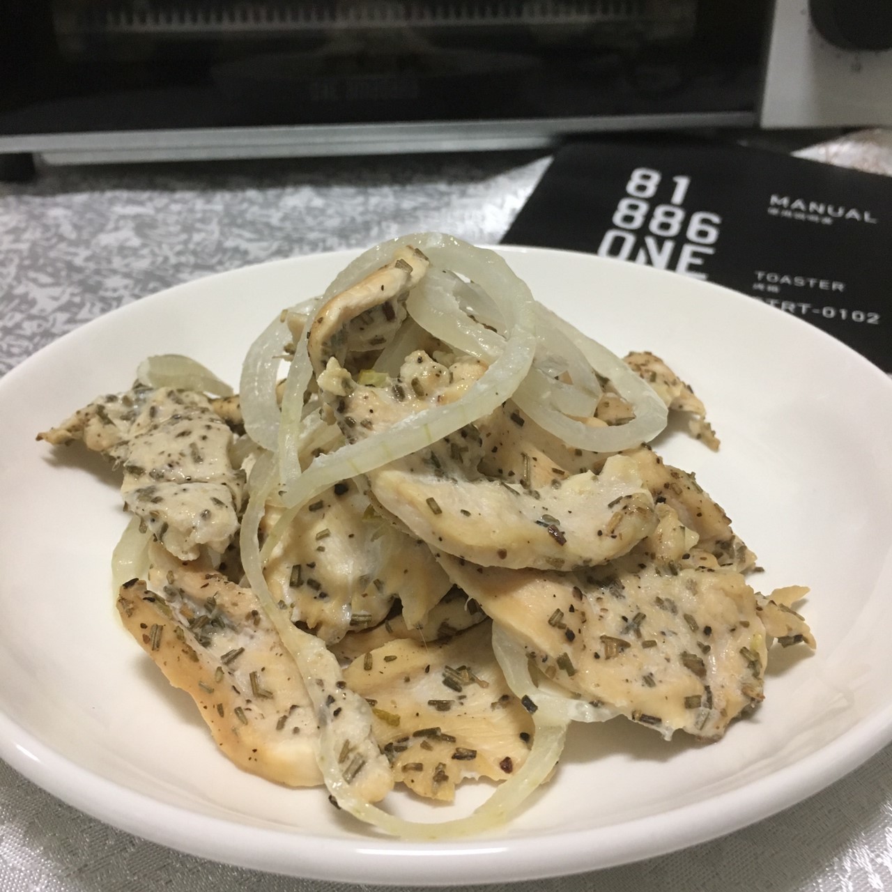 小資簡約風 家裡擺這台演繹優雅 ONE amadana 經典復古烤箱 STRT-0102 (已停售