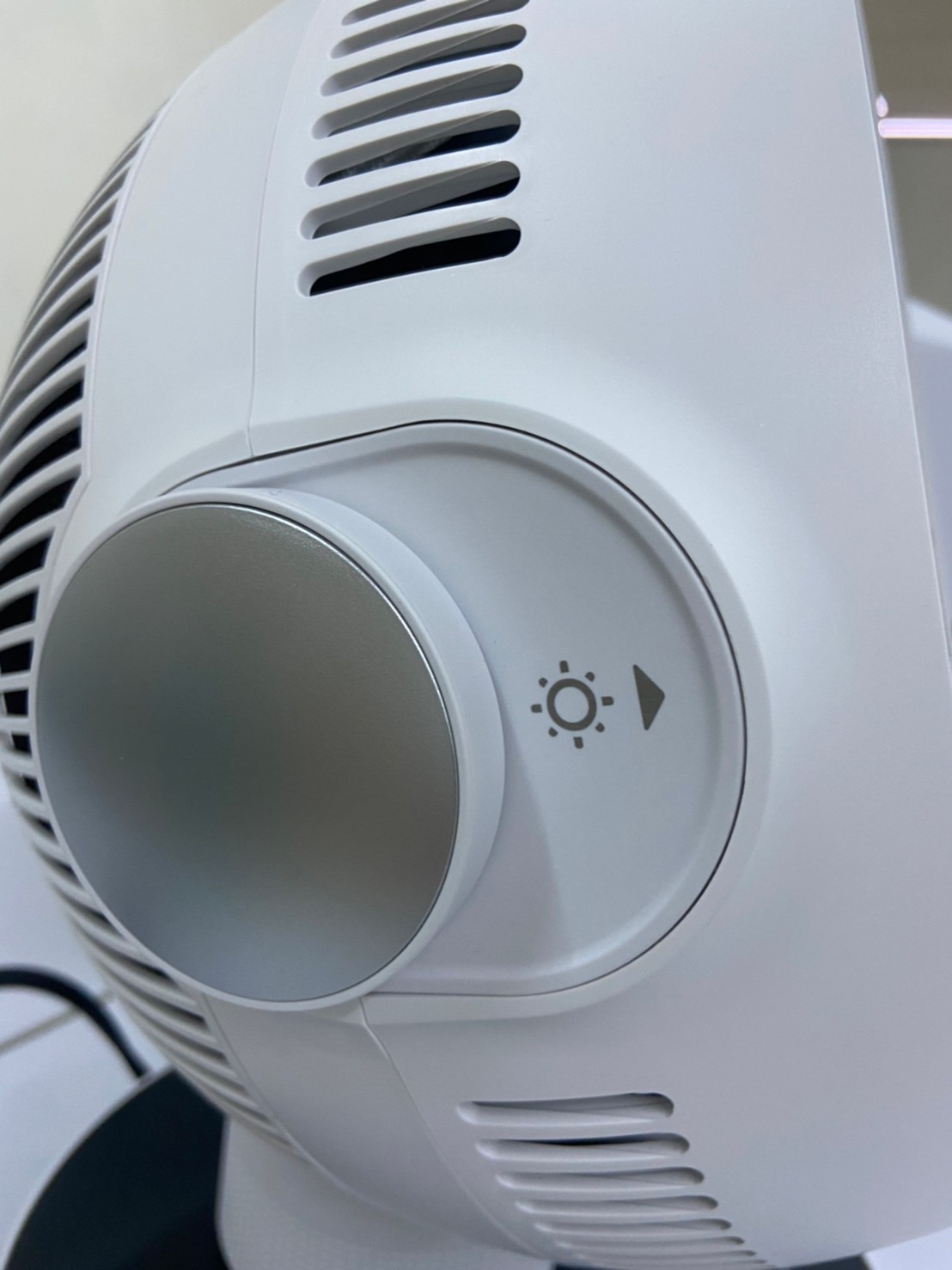 Bongcom 幫康 長得像雷達的冷暖循環扇 AB1 (已停售)