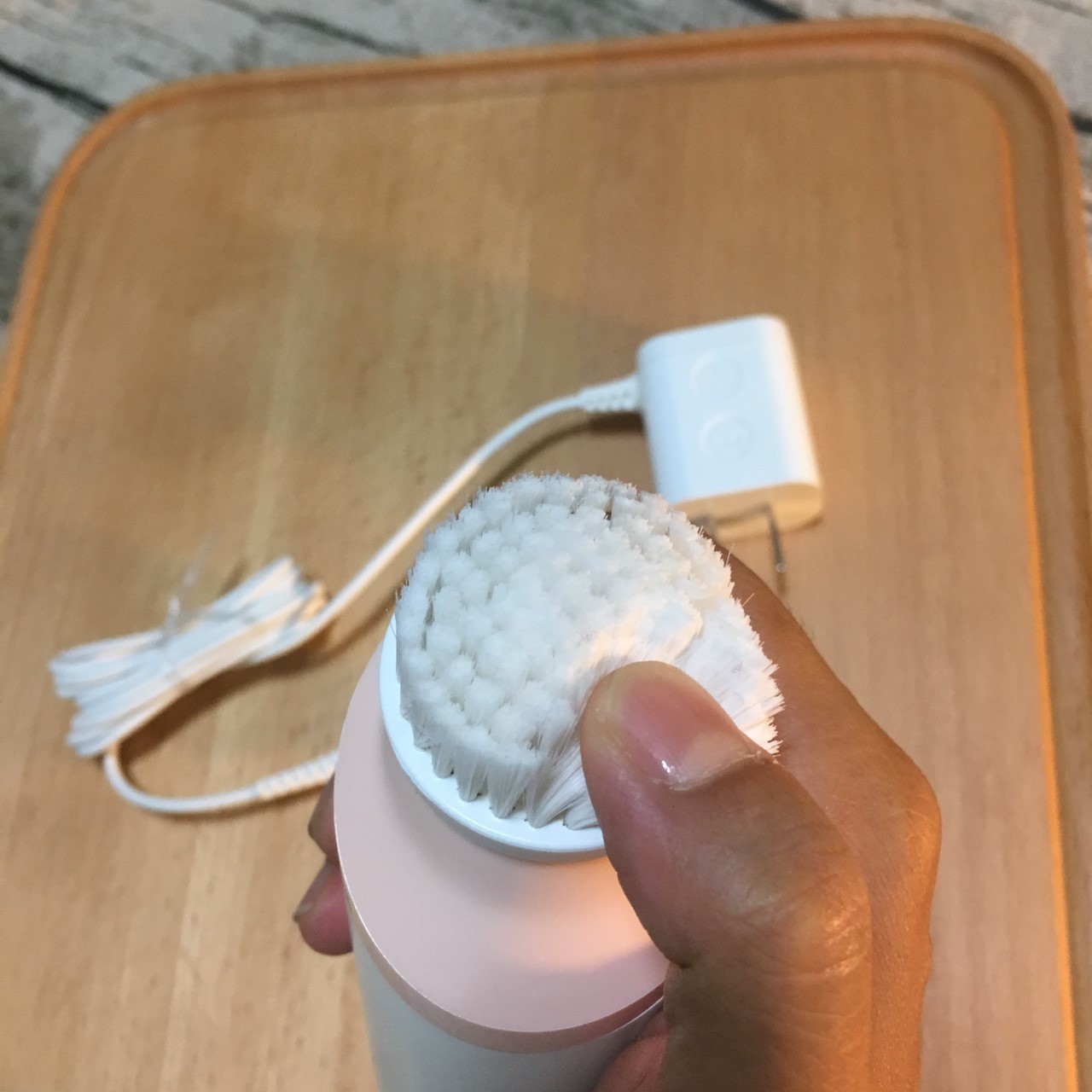 體驗懶惰的洗臉【PHILIPS 飛利浦亮顏淨透潔膚儀】 (已停售)