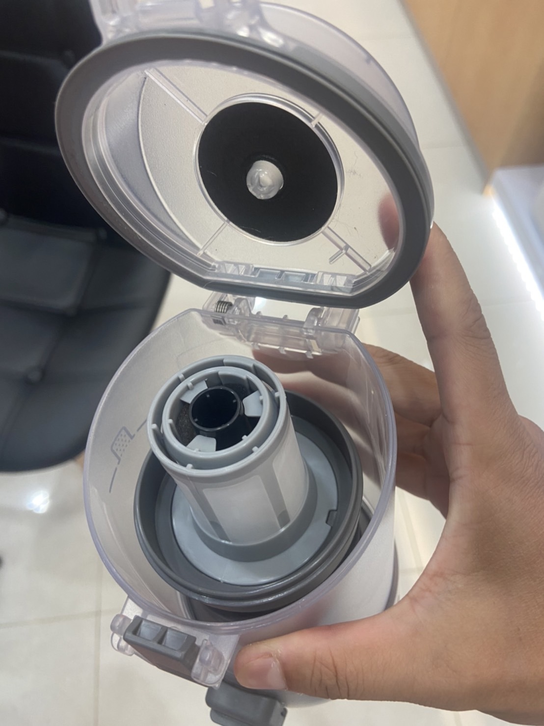 Panasonic 無線吸塵器 MC-SB85K 向卡毛說掰掰