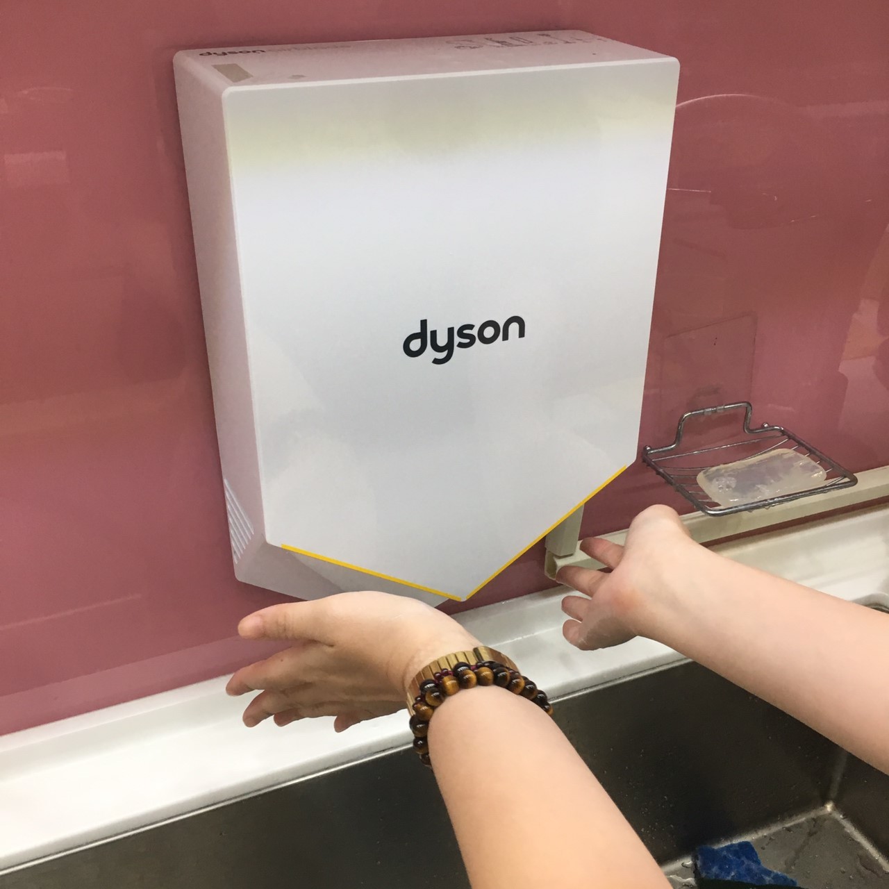 【極度誇張】Dyson Airblade V - 連烘手都可以空氣濾淨 (已停售)