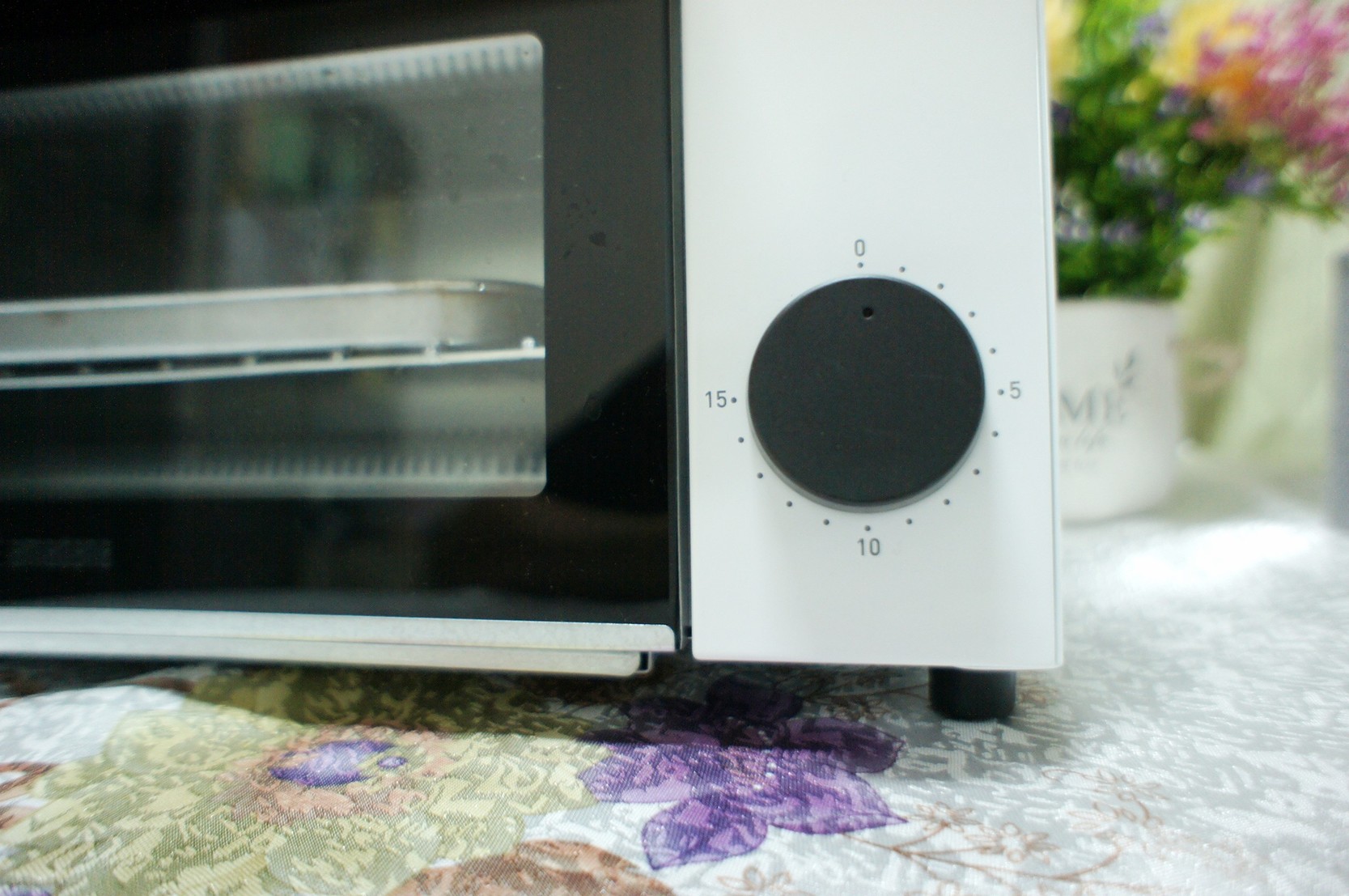 小資簡約風 家裡擺這台演繹優雅 ONE amadana 經典復古烤箱 STRT-0102 (已停售