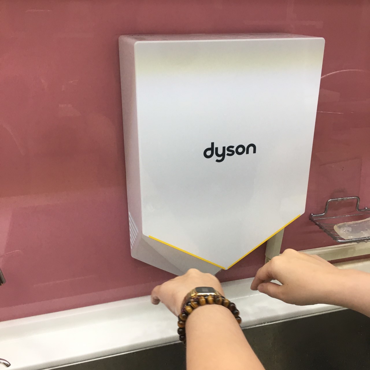 【極度誇張】Dyson Airblade V - 連烘手都可以空氣濾淨 (已停售)