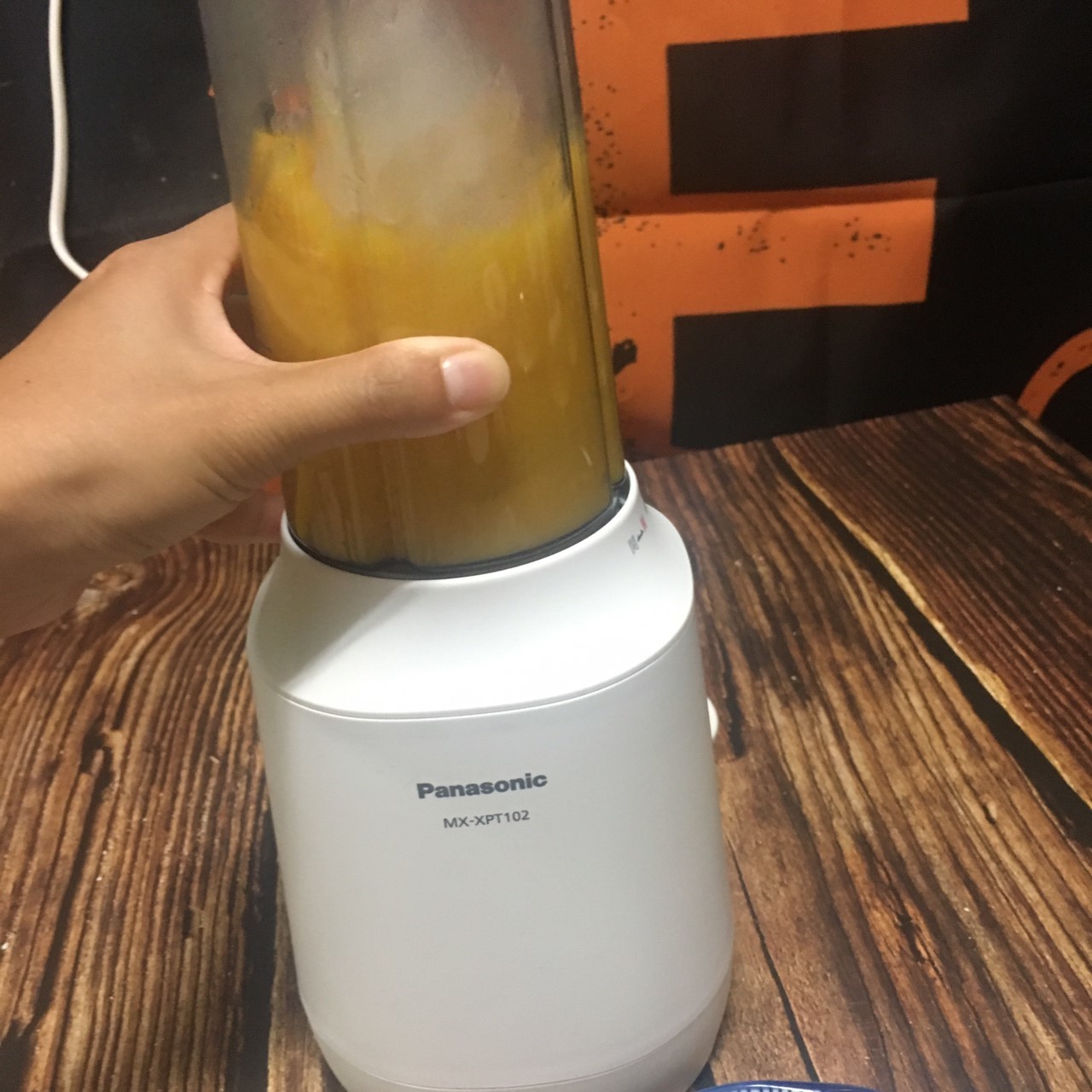 營養隨時帶著走Panasonic MX-XPT102 輕巧隨行果汁機 趴兔 (已停售)